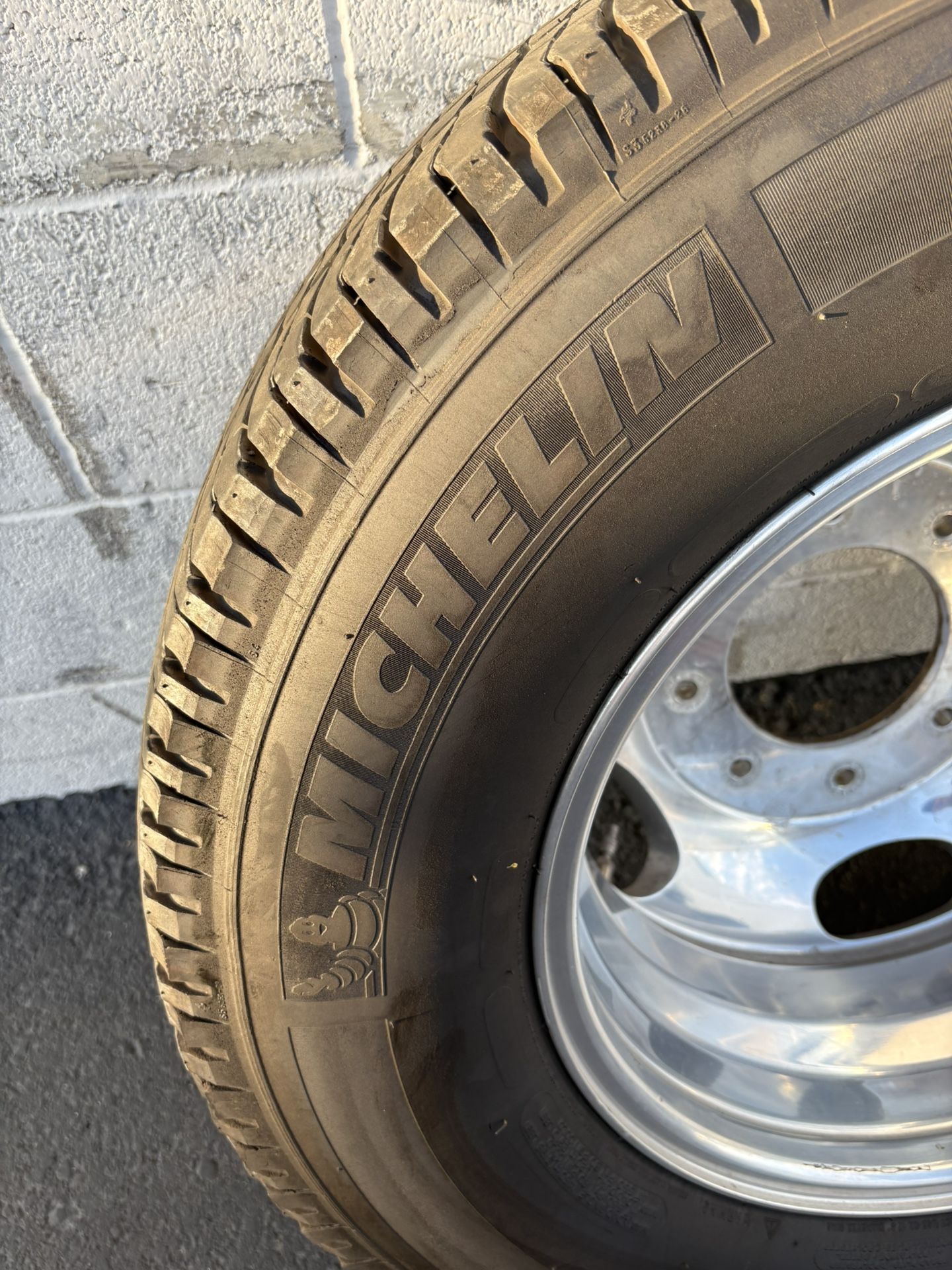 Ford F350 Dually Wheels