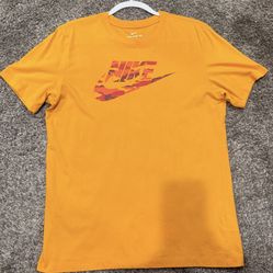 Men: Nike Large Shirt
