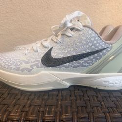 Nike Kobe Shoes Size 10