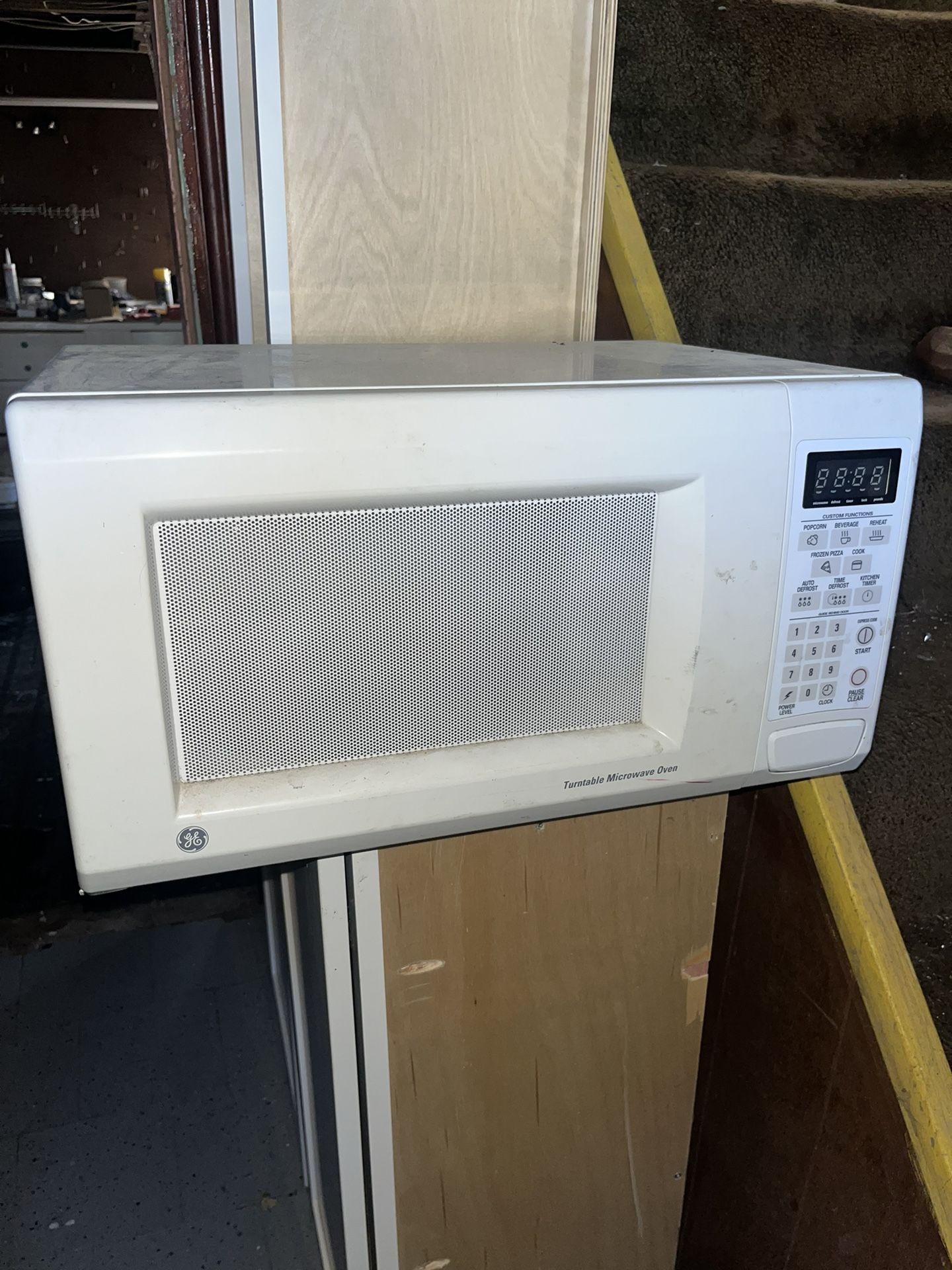 GE turntable microwave