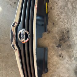 2007-2009 Nissan Grill 