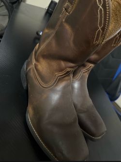 Men boots Ariat