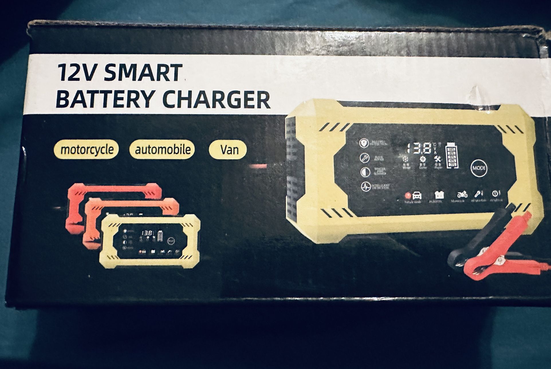 12 VOLT SMART CHARGER WITH CABLES - NEW IN BOX