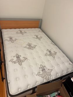 Full size mattress