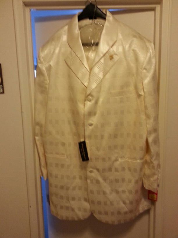 Gianni Vironi cream suit