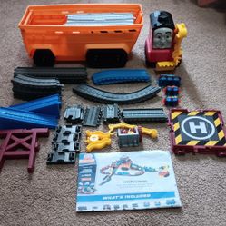 Thomas & Friends Train Super Cruiser 2-in-1 Large Vehicle and Track Set 