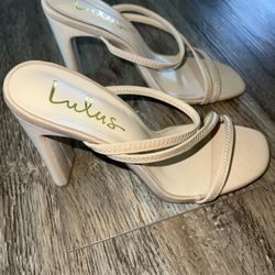 Beige lulu’s Heels Size 7 