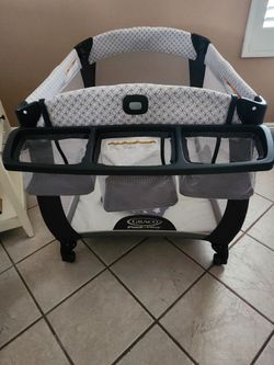GRACO BABY PLAYPEN / PACK N PLAY