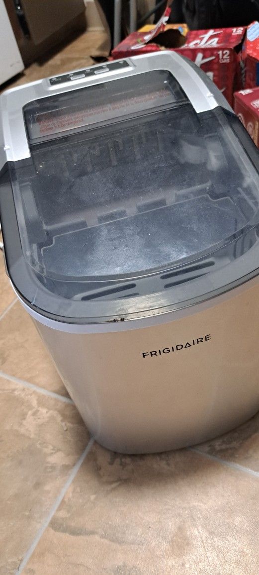 Frigidaire Ice Maker