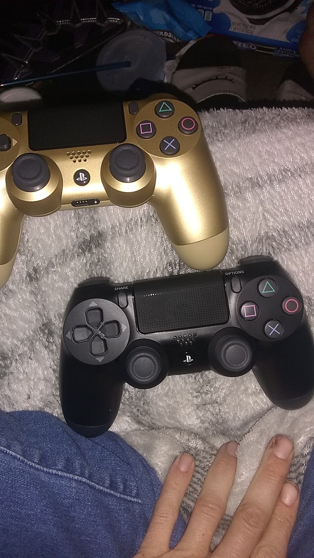 PS4 controllers