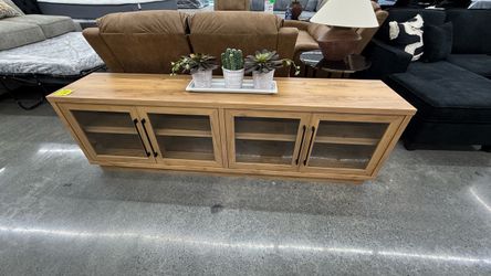82” TV STAND