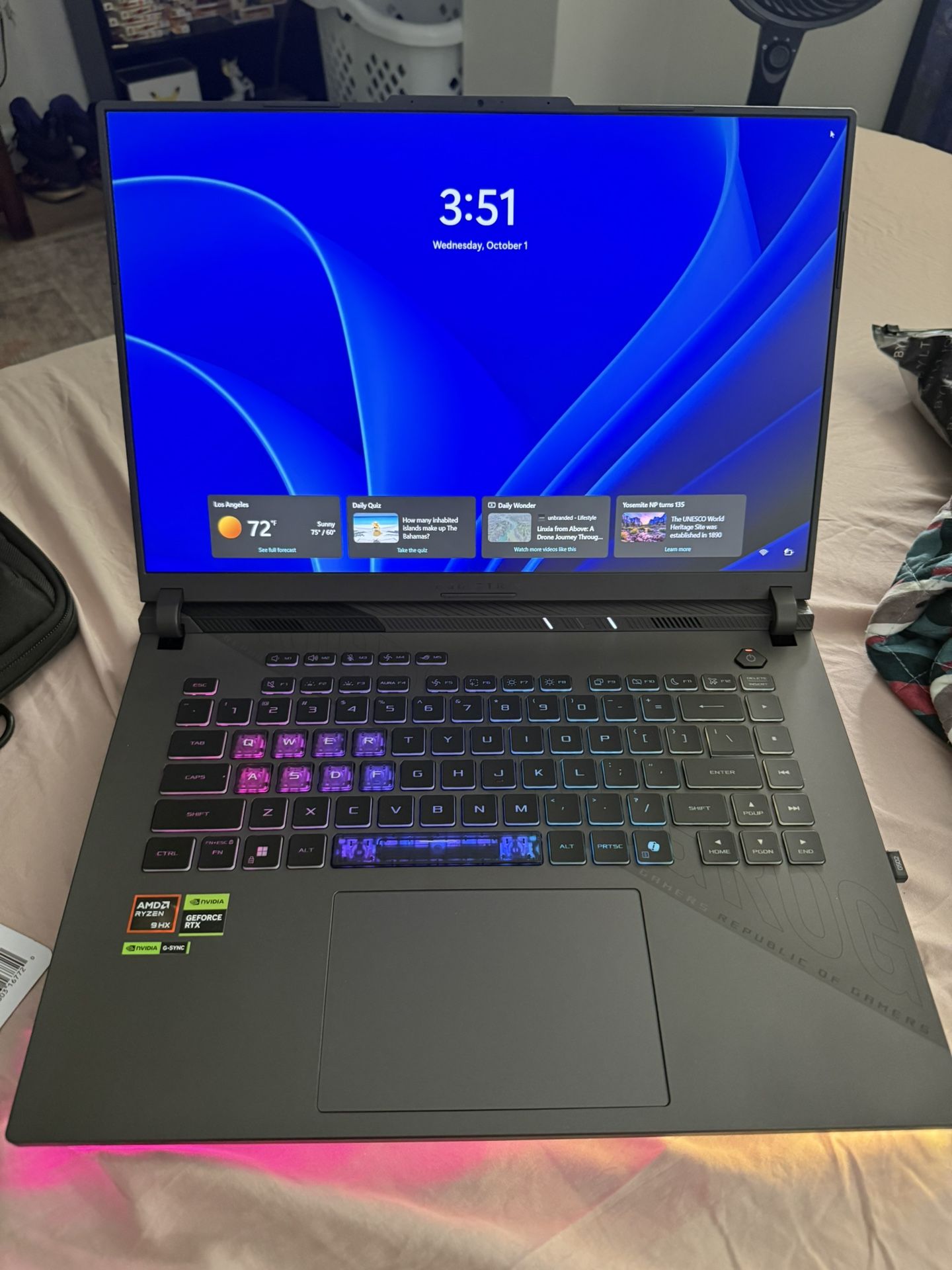 2025 Asus ROG Strix G16 RTX 5070Ti Ryzen 9 16gb Ram 1TB