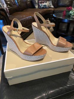 Michael Kors Jill Wedge Size 10