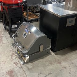 Open Box And Scratch N Dent Blowout!