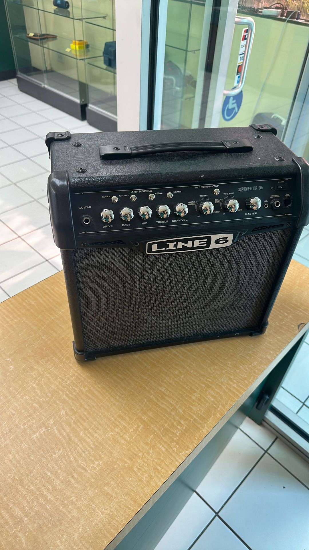 Line 6 Spider IV 15 Amplifier 15 Ways 1x8