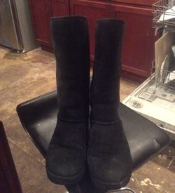 Black ugg boots