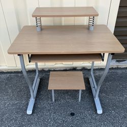 Simple Modern Desk With Footrest 