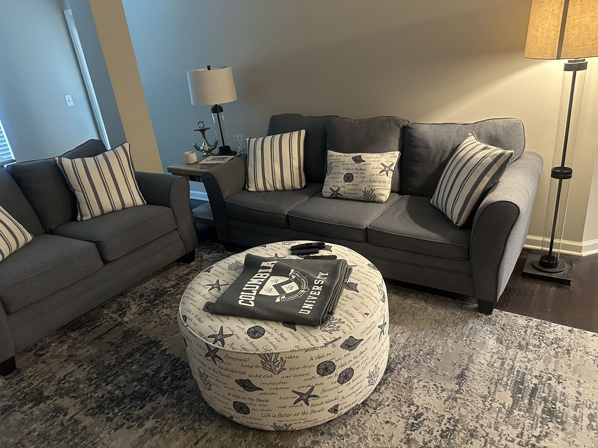 Den/living-room 