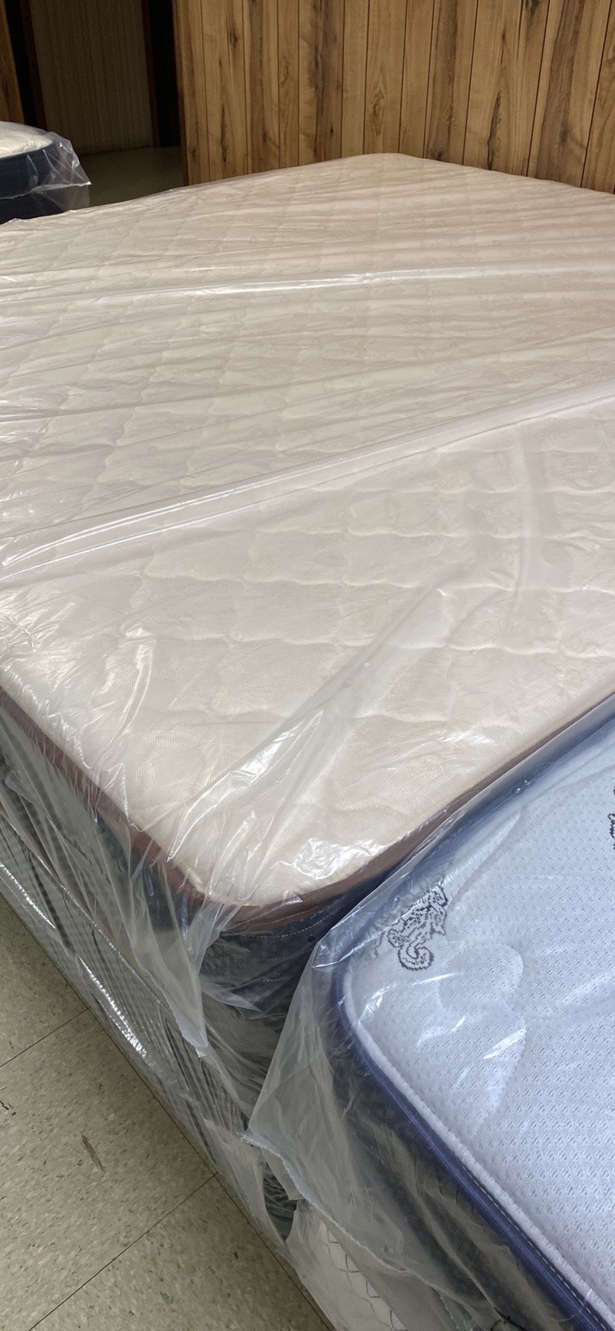👑 NEW KING SIZE MATTRESS W.BOXSPRING INCLUDED 👑 DELIVERY OPTION AVAILABLE 🚚💨 SE HABLA ESPAÑOL ✔️