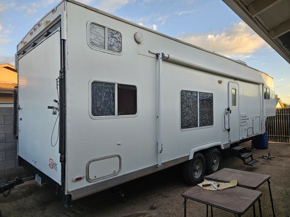 2005 Thor Transport 33WTB