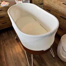 Snoo~Baby~Bassinet(Crib)~with~Sky~and~adapter