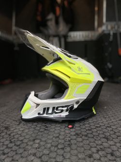 Just1 volt/black Motocross Dirt Bike Helmet Size Small