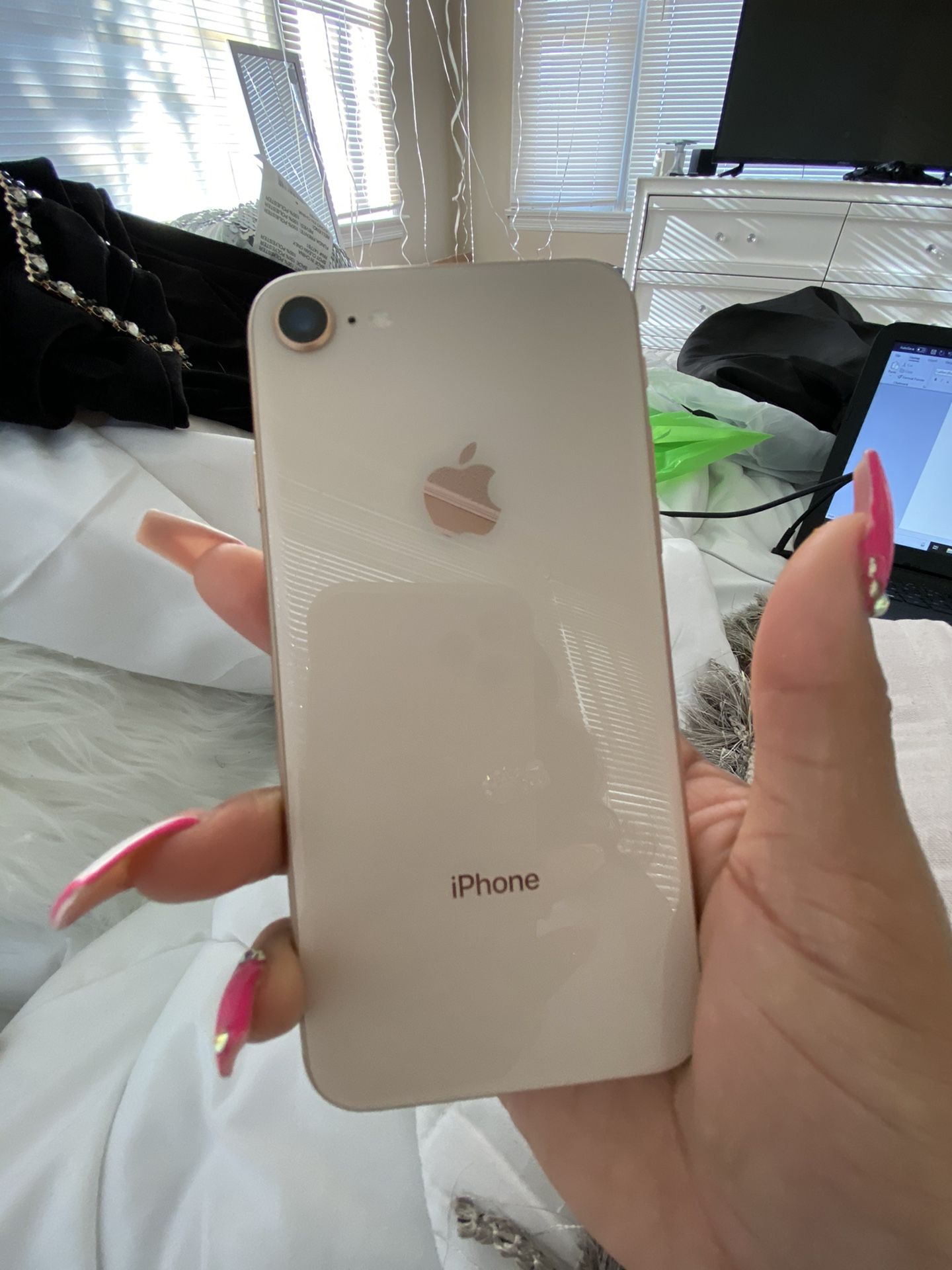 IPhone 8 (REGULAR, NOT PLUS)