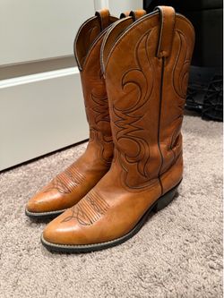 Size 9.5 men’s cowboy boots