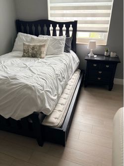 Bedroom set
