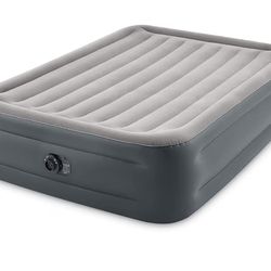 Queen Air Mattress w/ Built-In Pump – Gently Used