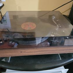 Realistic LAB 420 Direct Drive Turntable 