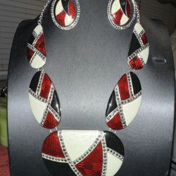 BRAND NEW - Red/Black/White/Diamond Set (heavy)