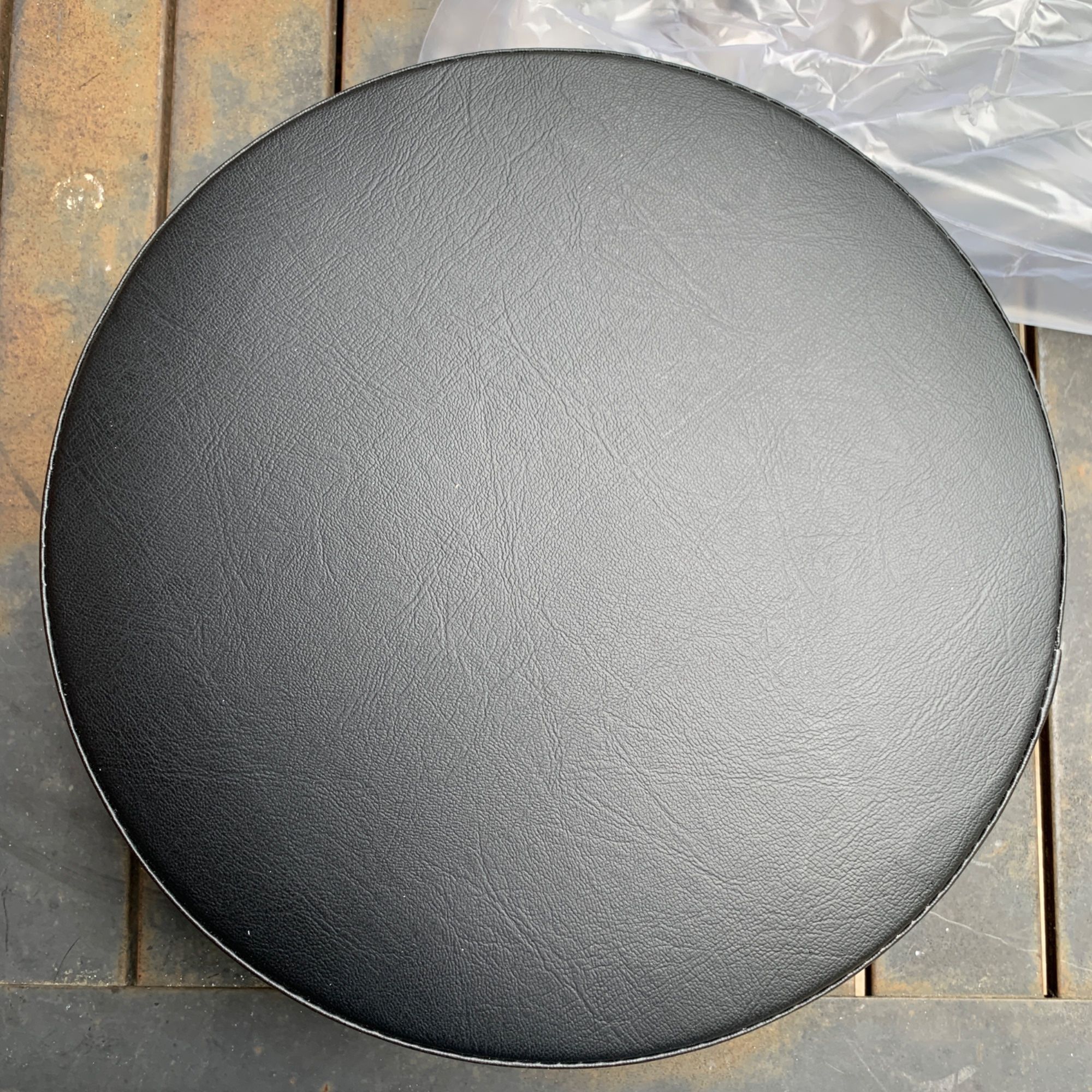 Replacement padded black 11” drum seat - new