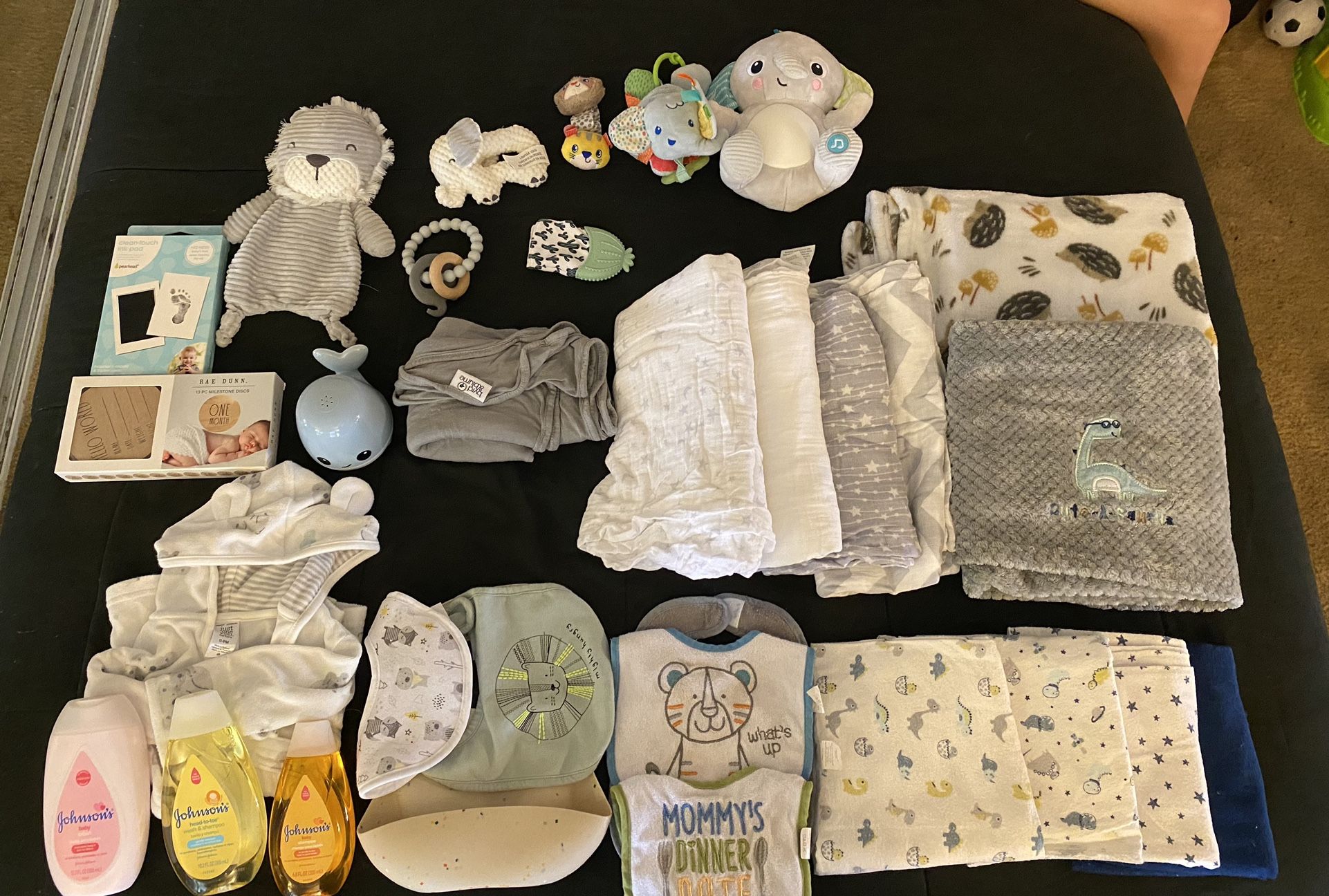 Box Of Baby Items Blankets, Toys, Bath Stuff, Ect…