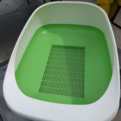 Cat litter box