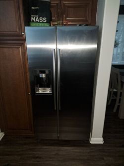 Samsung fridge by side