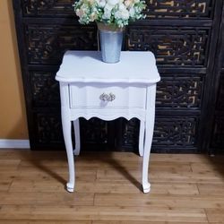 One Nightstand/ SideTable Vintage Style Solid Wood  PICKUP ONLY 