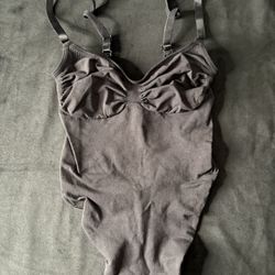 SKIMS SEAMLESS SCULPT THONG BODYSUIT
