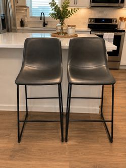 Set of 2 black Faux Leather Bar Stools