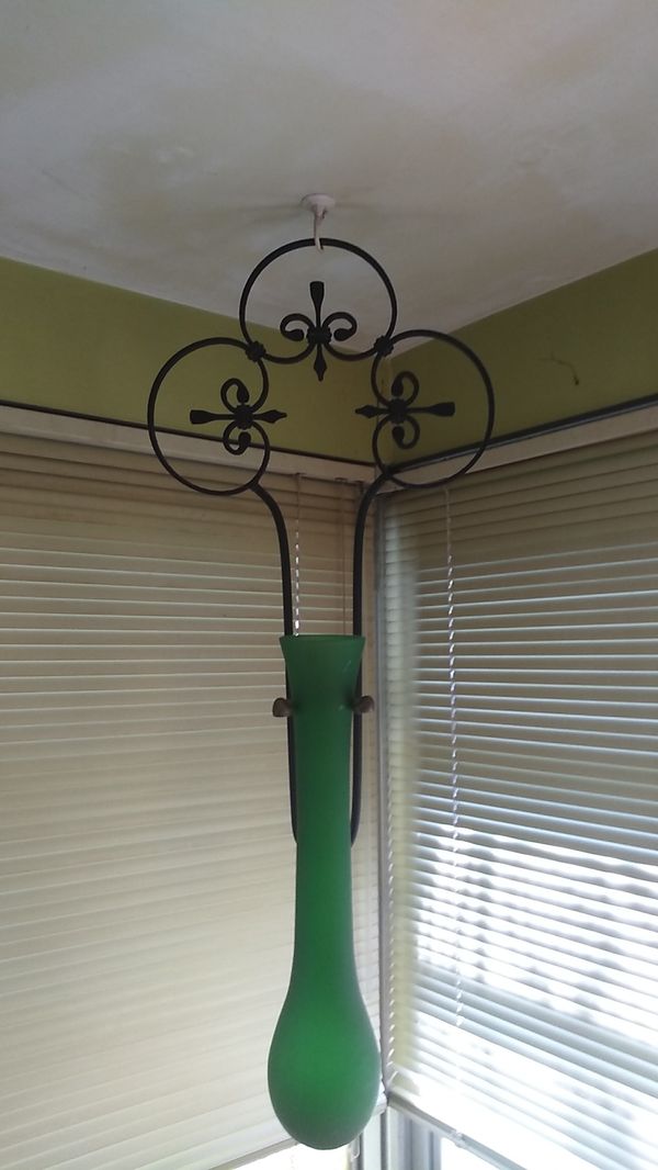 Wall Decor Unique Celtic Crossed Vase. for Sale in Boynton Beach, FL - OfferUp