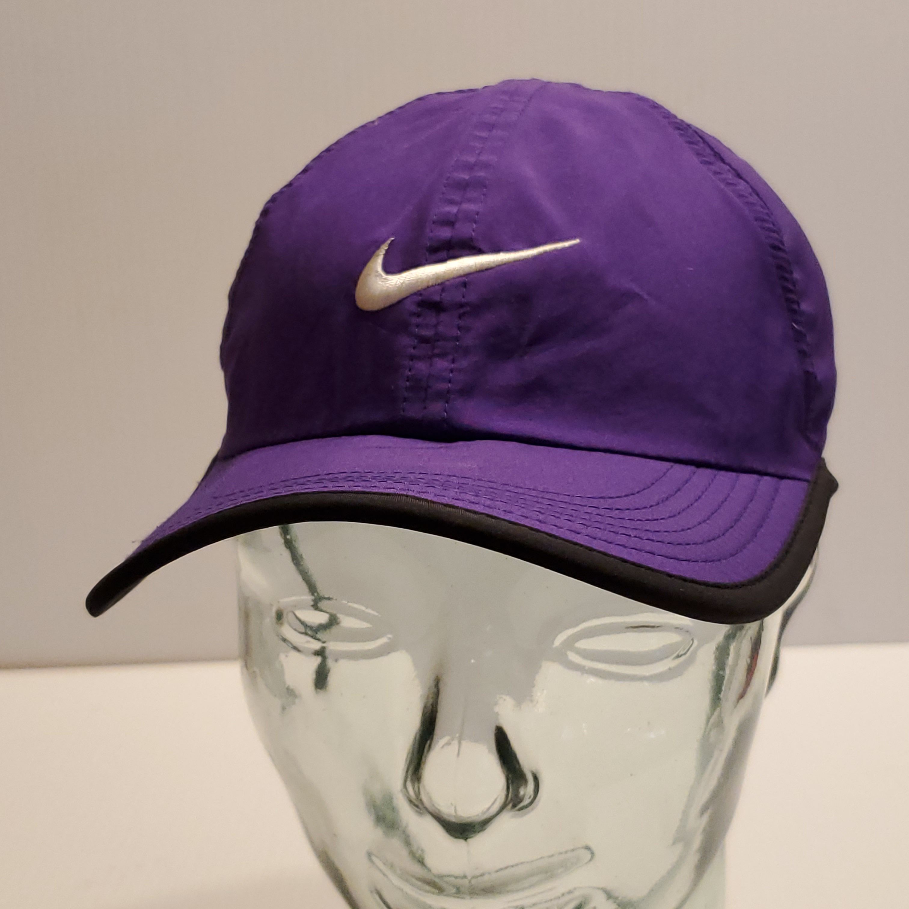 Nike purple featherlight dri-fit hat cap. Pre-owned, very good shape