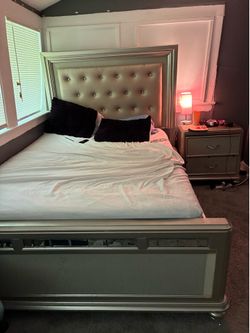 Bedroom set