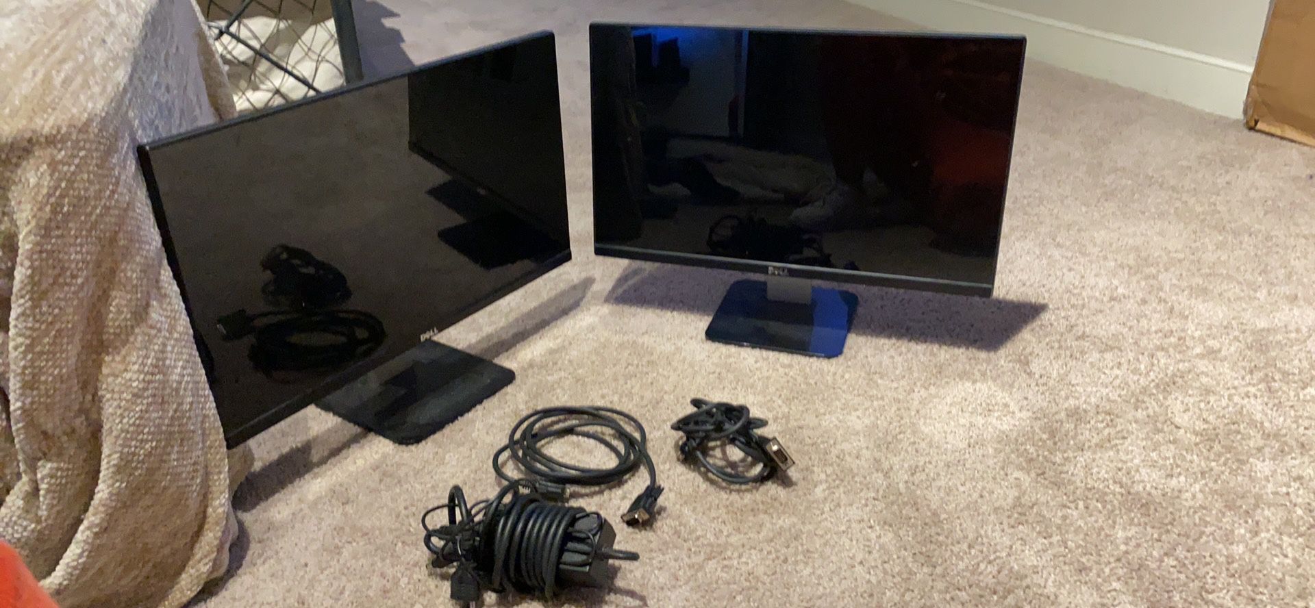 Dell 19in Monitors with Cables
