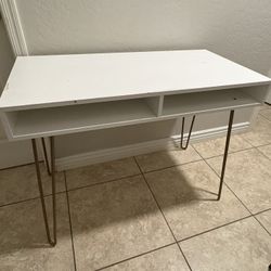 White Desk 