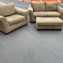 Macy’s Couch Loveseat And Ottoman 