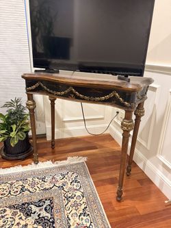 Traditional Tall Accent Table 