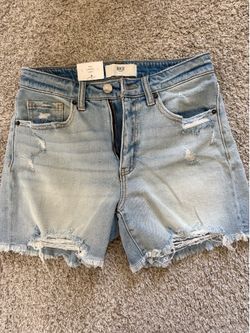 Buckle denim shorts