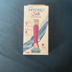 Schick Hydro Silk TrimStyle Razor (Pack of 12)  Schick Hydro Silk TrimStyle Razor $10