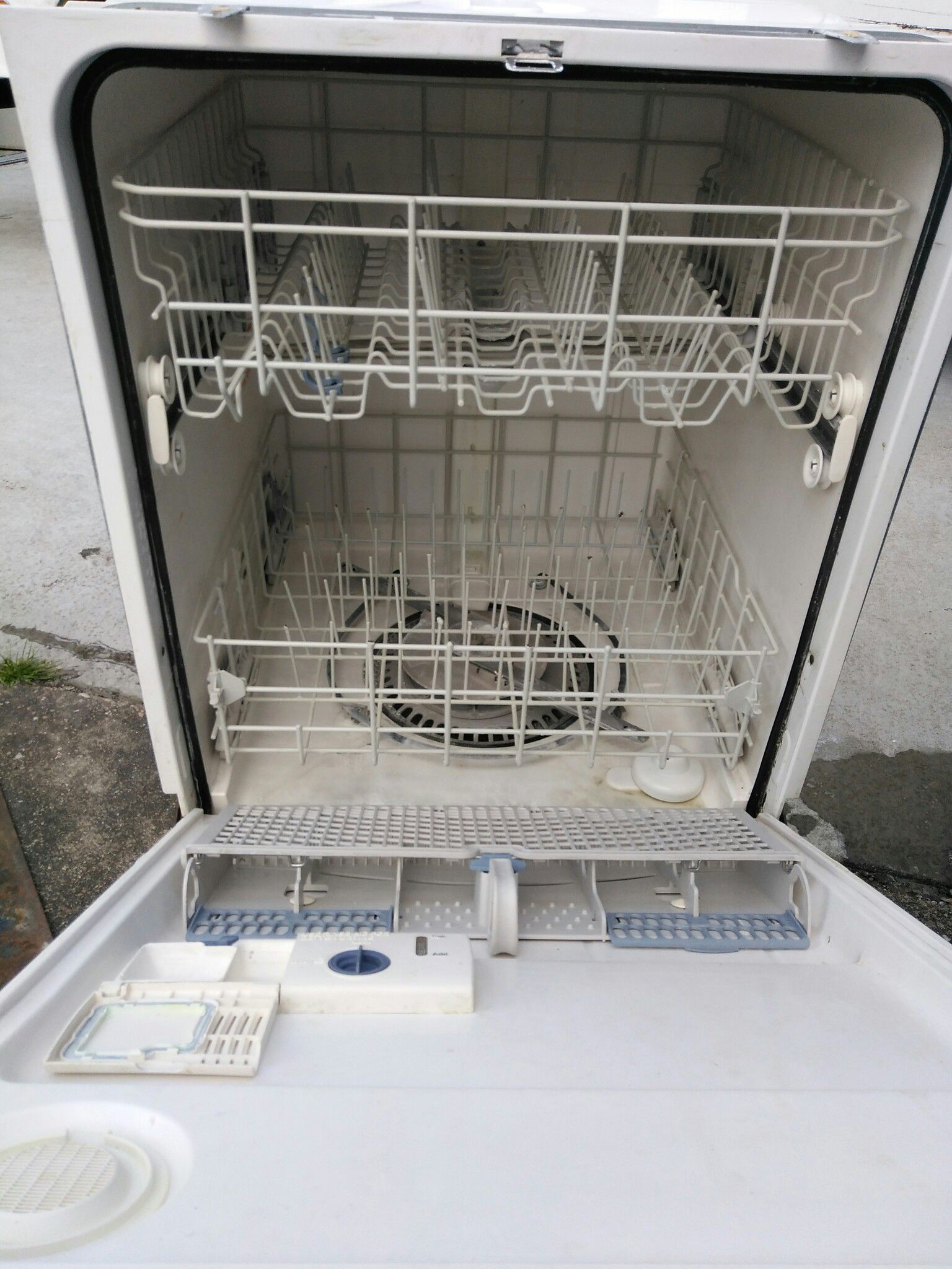 Whirlpool dishwaher