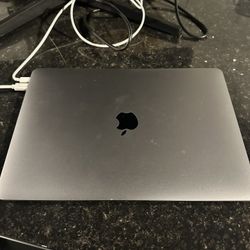 MacBook Air 2020 And 30in Monitor 